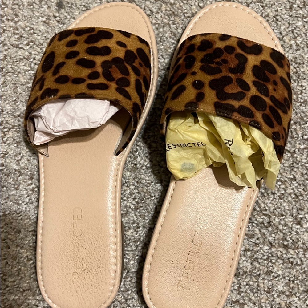 Leopard Sandals - Picture 3 of 3